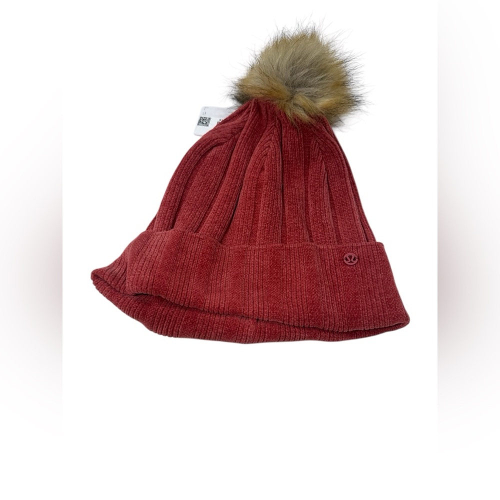 NWT Lululemon Pom Perfection Beanie Soft Cranberry One Size - Picture 5 of 10